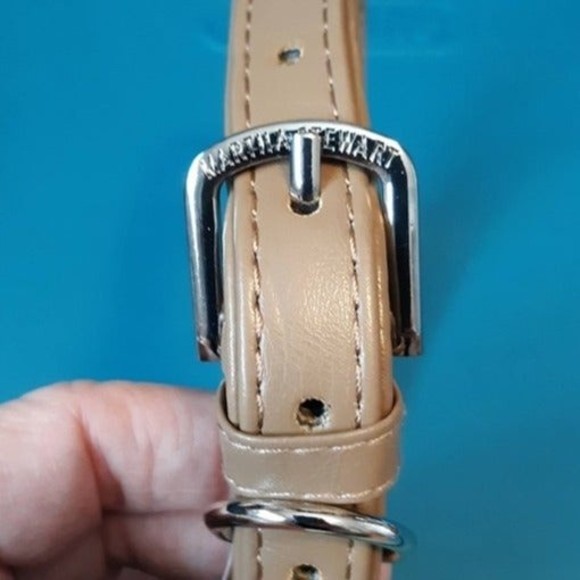 Martha Stewart Leather Buckle Dog Collar Size 16 Neck Size 14.5-17.5" taupe - Picture 3 of 3